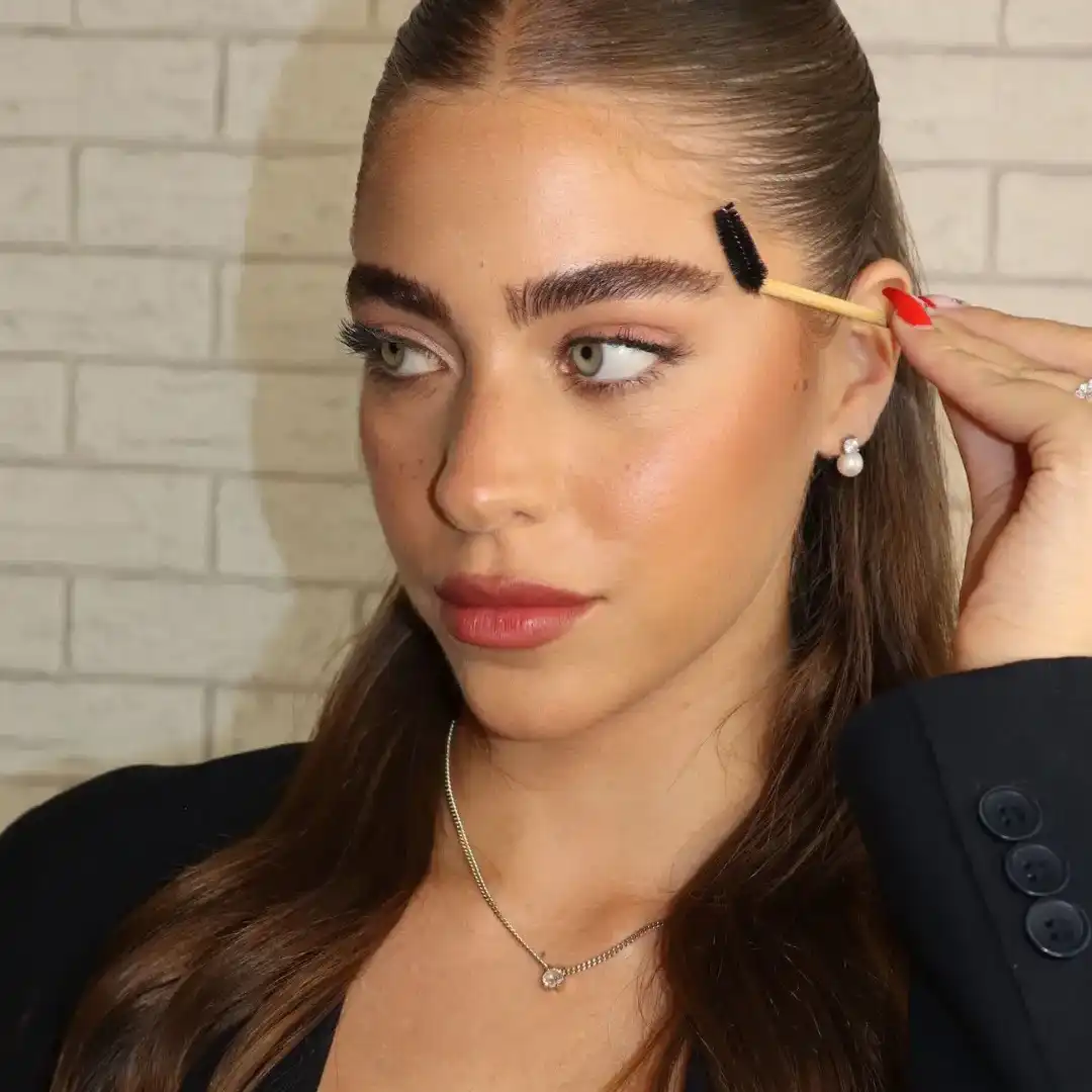 קצת עליי || ZS Eyebrows - זוהר סיידוף עיצוב ושיקום גבות