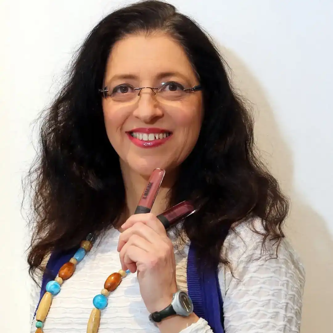 קצת עליי || דורית לוין המאפרת והמסרקת שלך