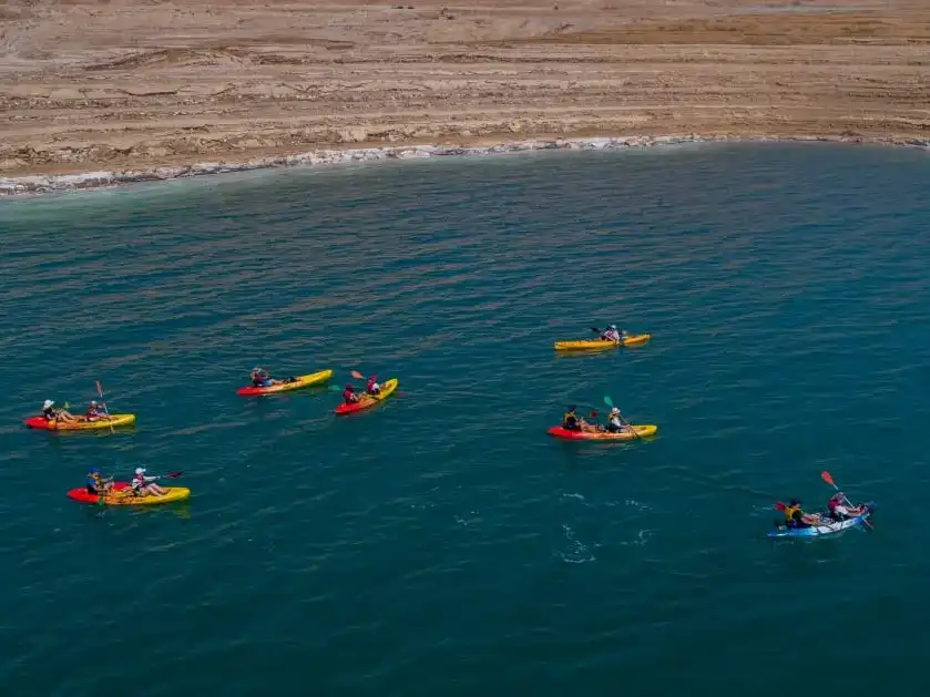 מחפשים חווית קיאקים לאירוע קרוב או רק חופשה זוגית רגועה?