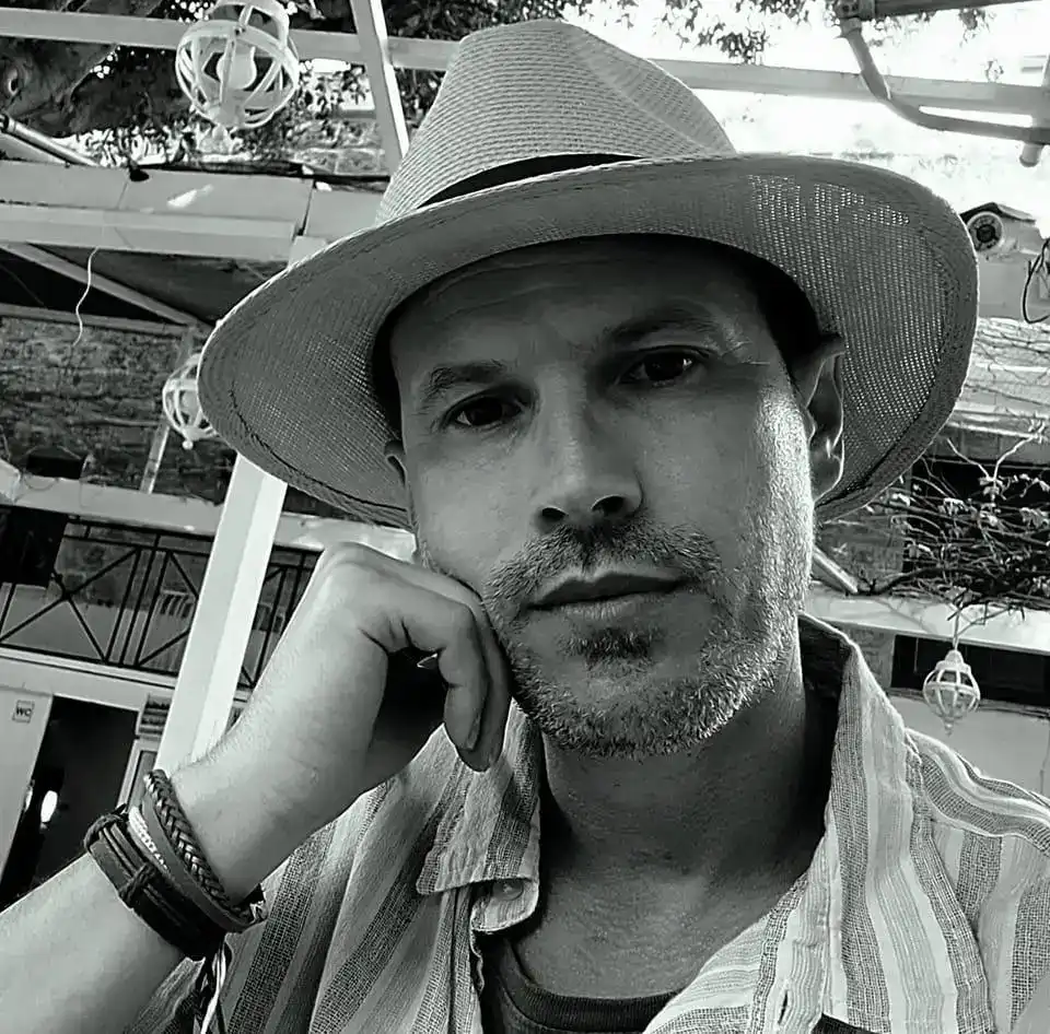 About Us || Studio Segalovitz