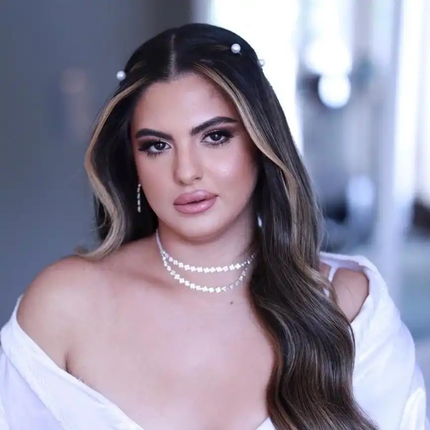 קצת עליי || אלמוג אביטן ביטון | ריסים | גבות | שיזוף