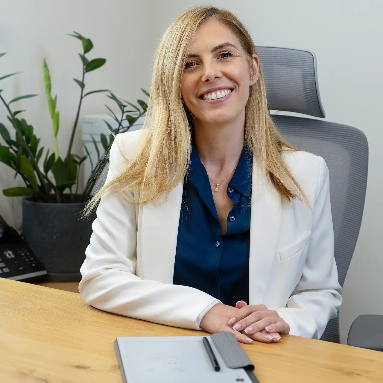 קצת עלינו || משרד עורכי דין ונוטריון גלית זמיר