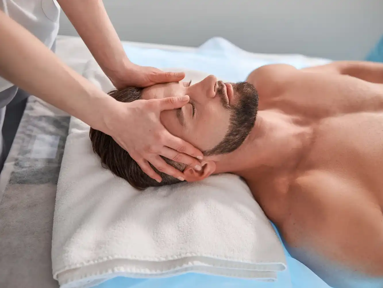 קצת עליי || רפאל בוחבוט – מעסה לגברים