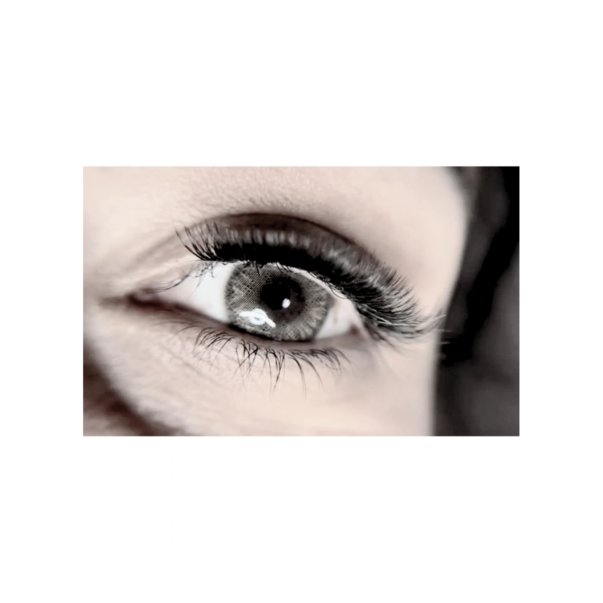 הדבקת ריסים בשיטה החדשה