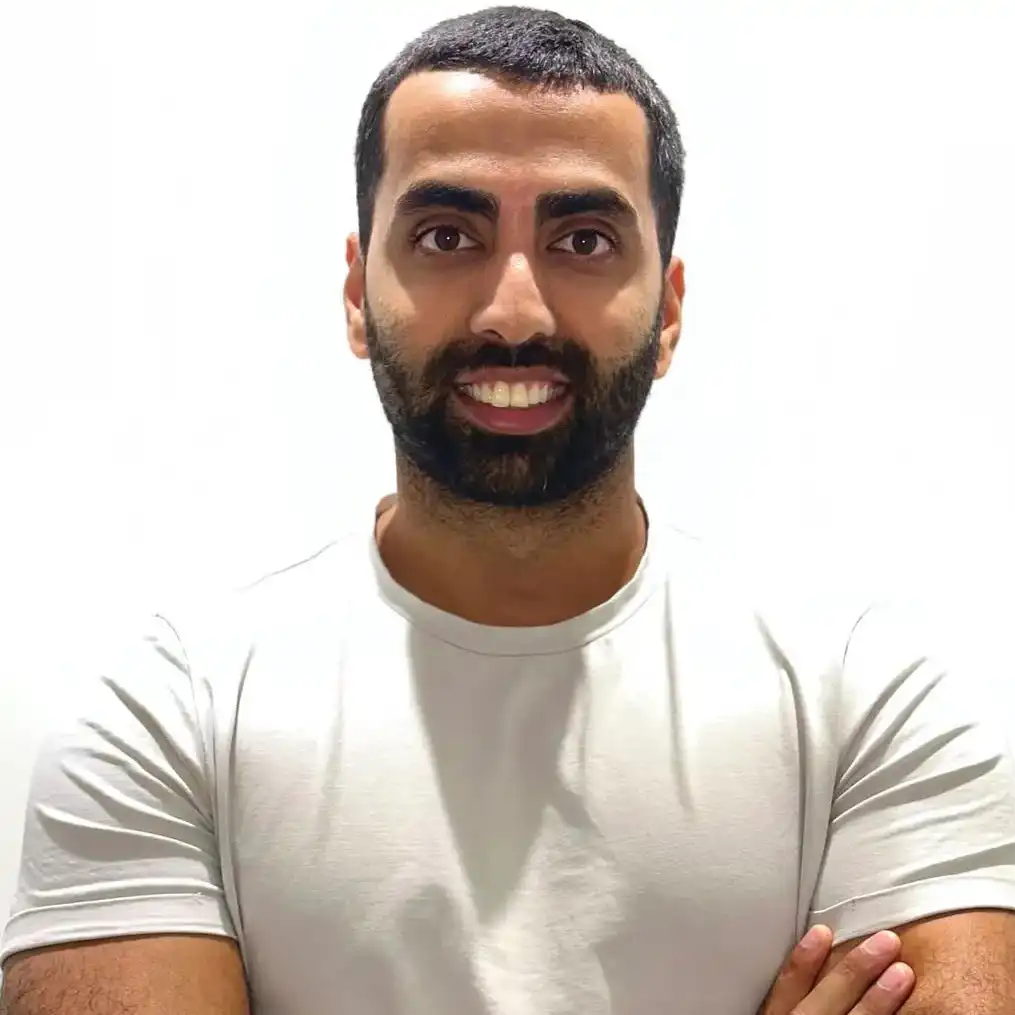 קצת עליי || יש גופטה - ייעוץ וליווי כלכלי