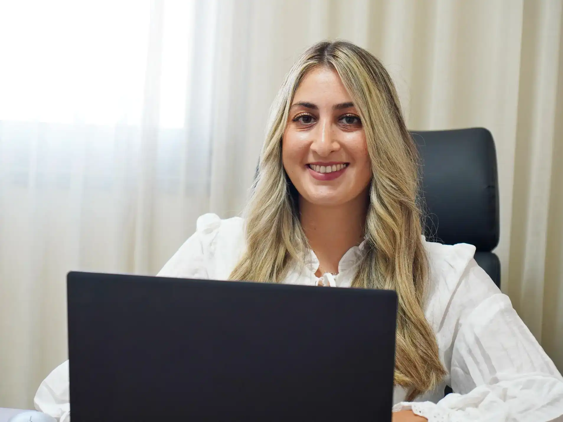 קצת עליי || עורכת דין דנה סיבוני