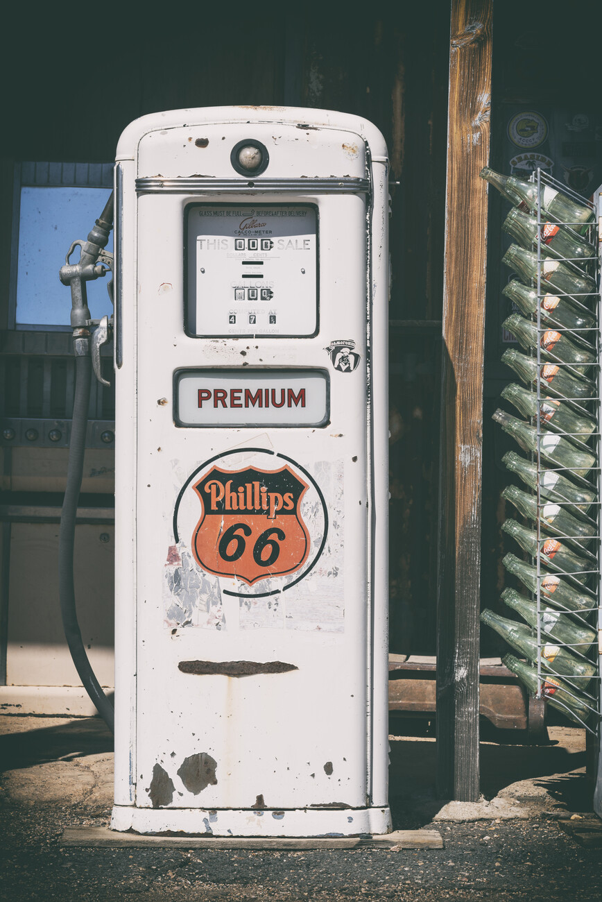 Samolepka American West - Gas Station Premium 67