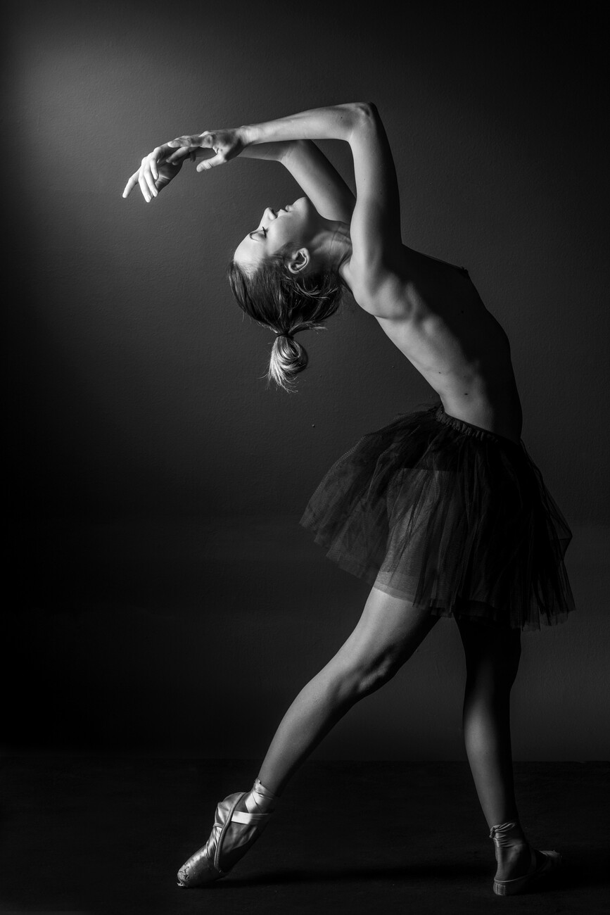 ballet dancers black and white