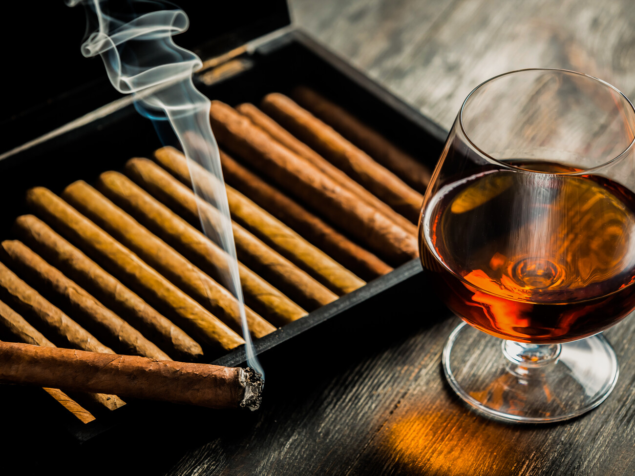Art Photography Cigar and Blended Scotch Whiskey Zigarre Whisky