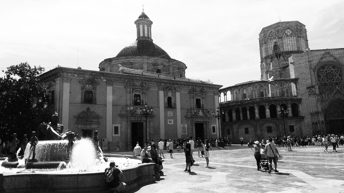 Plaza De La Virgen Valencia Posters Impressions Artistiques