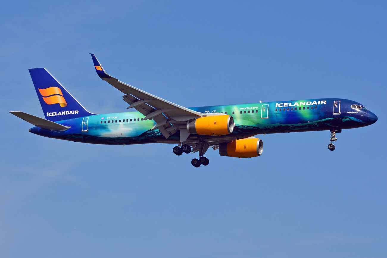 Icelandair Boeing 757-200 / TF-FIU / Hekla Aurora Livery