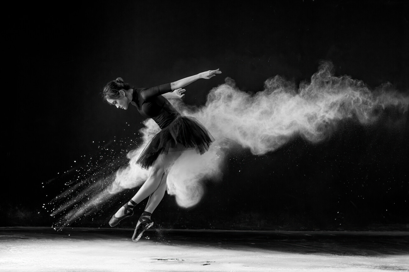 ballet dancer black and white photography