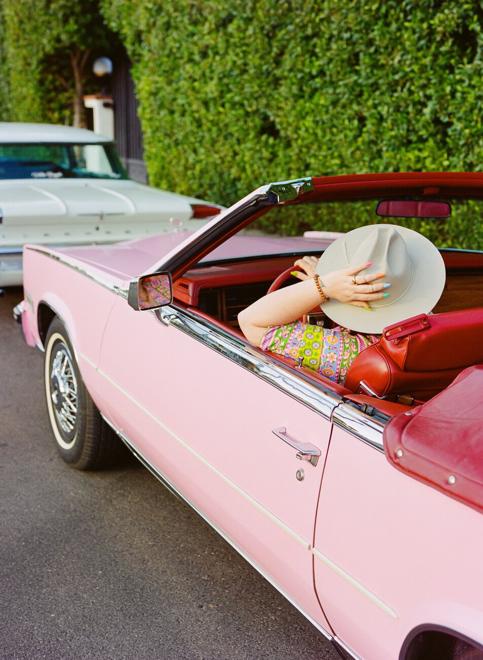 Umělecká fotografie Pink Cadillac III, Bethany Young, (30 x 40 cm)