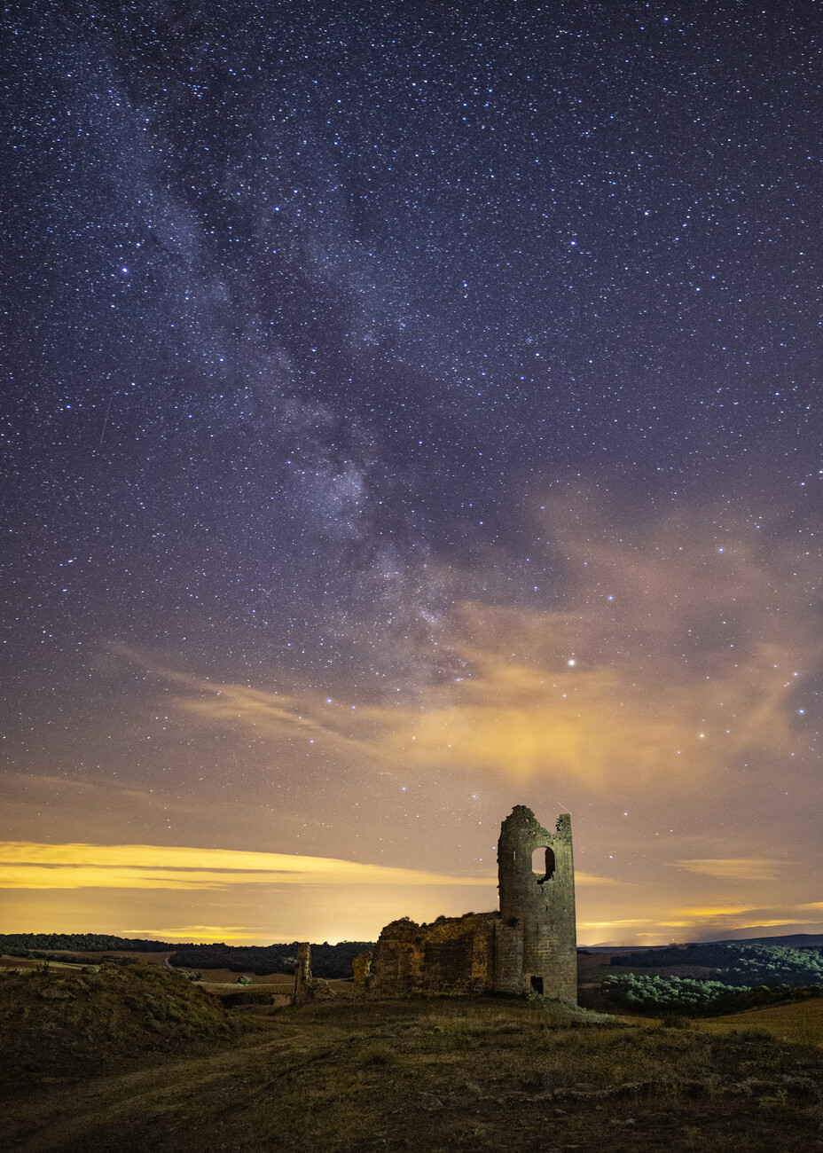 Umělecká fotografie Ruinas de la Iglesia de Baigorri, Juan Carlos Hervás Martínez, (30 x 40 cm)