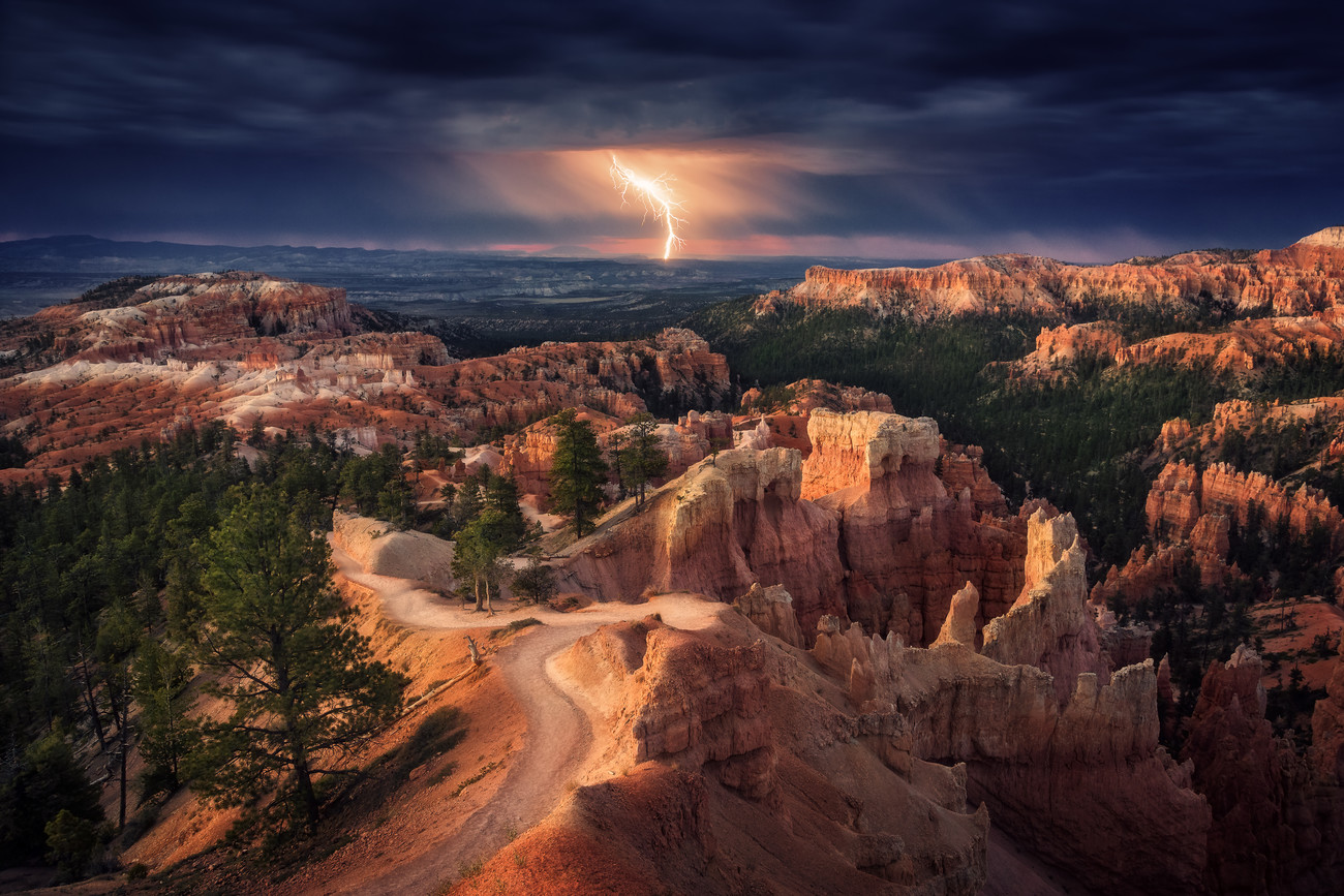 Konstfotografering Lightning over Bryce Canyon