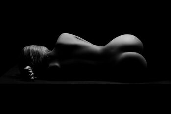 Konstfotografering Nude woman's body sensual sleeping