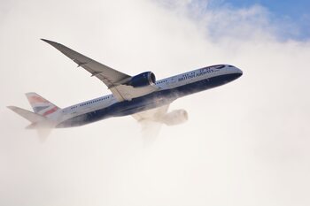 Photographie artistique 787 surfing the clouds