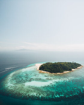 Umělecká fotografie Drone view of an island in thailand