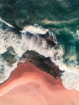 Umjetnička fotografija Red beach on the Atlantic coast