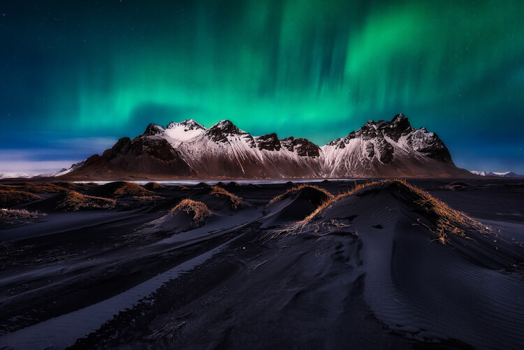 Fotografie Enchanted Stokksnes, Javier de la Torre, (40 x 26.7 cm)