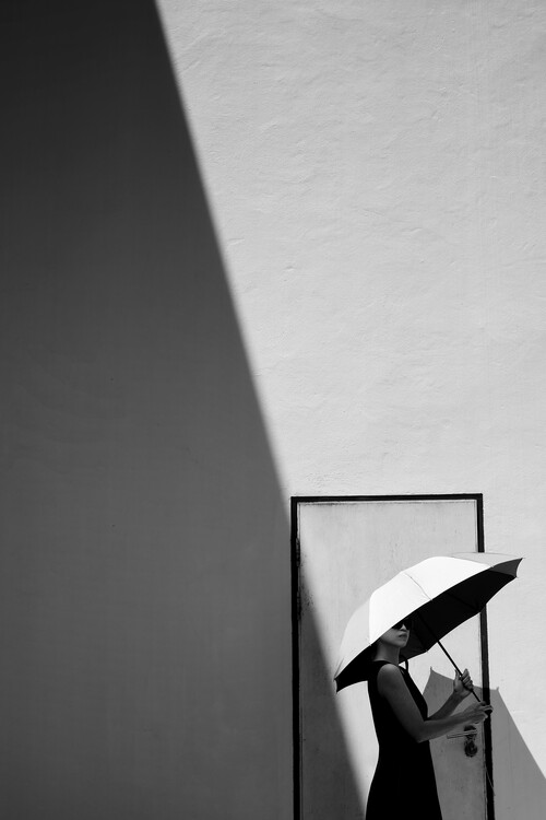 Fotografie Light and Shadow, Kieron Long, 26.7x40 cm