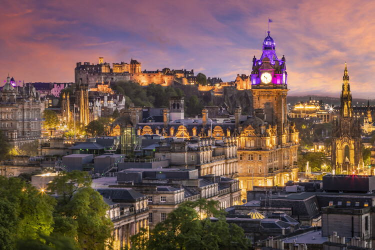 Fotografie de artă Fantastic sunset in Edinburgh