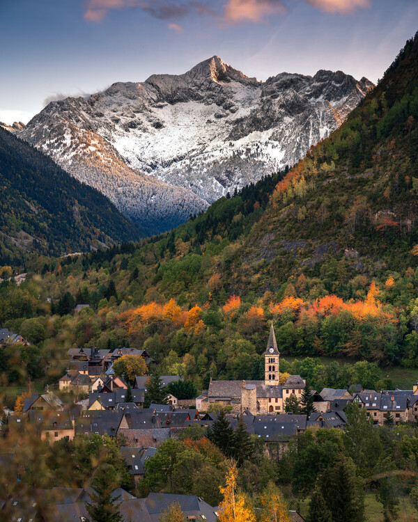 Konstfotografering Vista del pueblo de Arties, en Val d'Aran