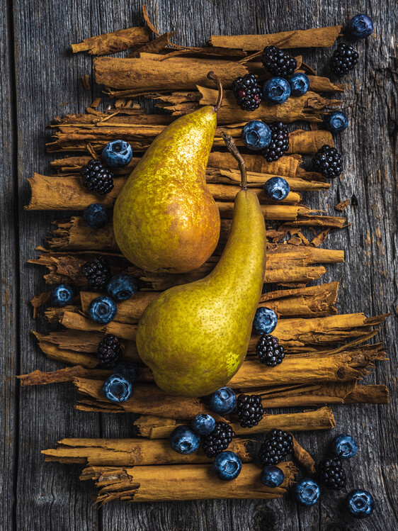 Valokuvataide Pears and cinammon