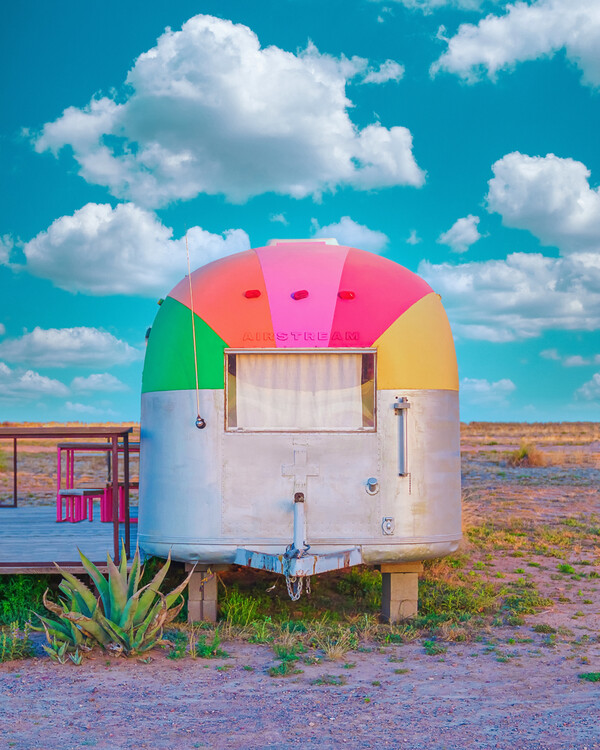 Fotografie Vintage Camper Trailer With Rainbow Top, Tom Windeknecht, 30x40 cm