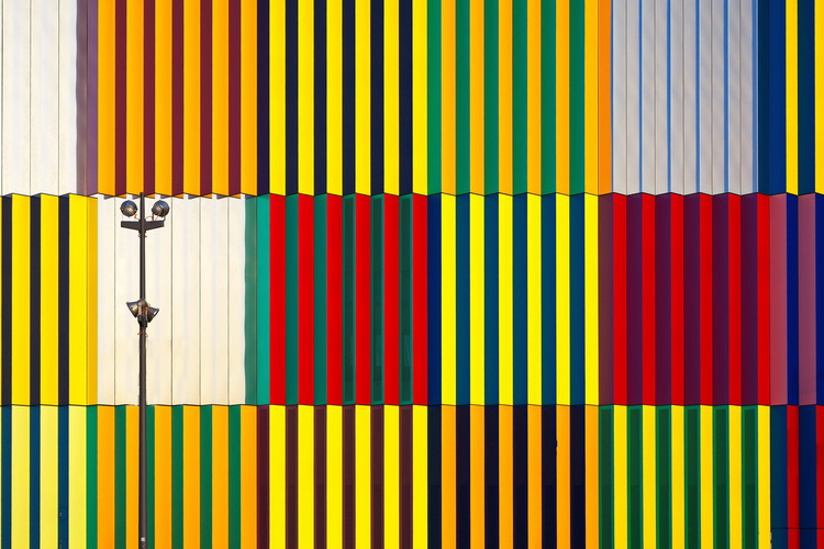Valokuvataide light and coloured verticals