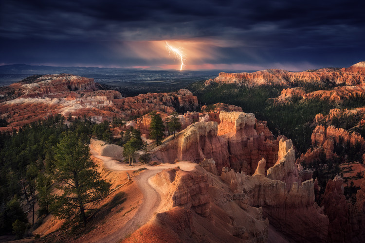 Fototapeta Lightning over Bryce Canyon