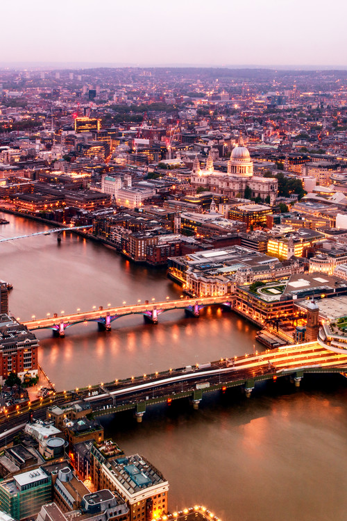 Fotografie de artă View of City of London at Nightfall