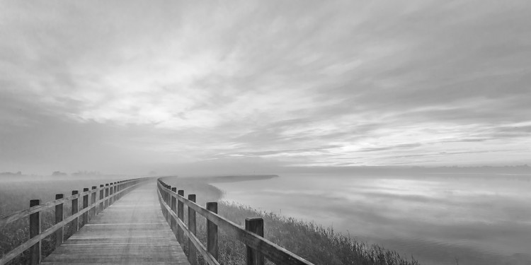 Fotografie The long wooden footbridge., Leif Løndal, 40x20 cm