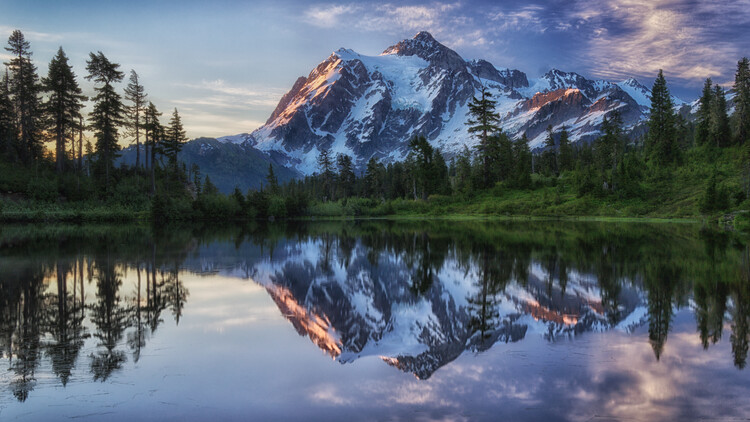 Fotografie Sunrise on Mount Shuksan, James K. Papp, 40x22.5 cm