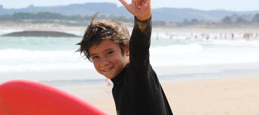 Campamento Escuela Cántabra de Surf Quiksilver & Roxy Campamento Escuela Cántabra de Surf Quiksilver & Roxy