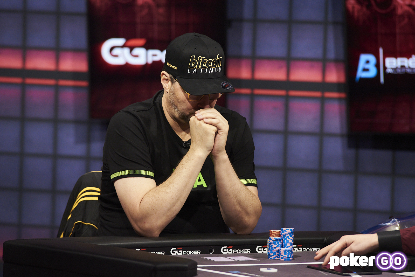 Phil Hellmuth Wins Round 3 Of High Stakes Duel Ii And Cashes Out 400k Pokergo Tour