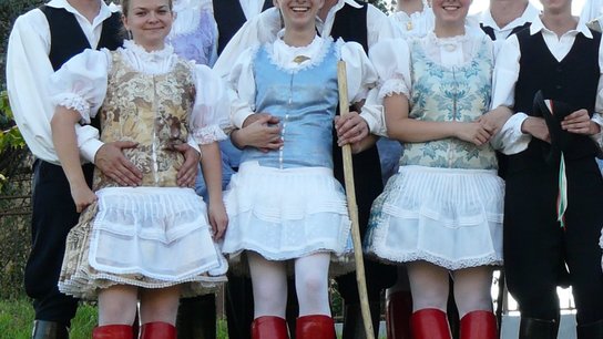 KURTASZOKNYA az Alsó-Garam-mentéről és az Alsó-Ipoly-mente élő néphagyománya