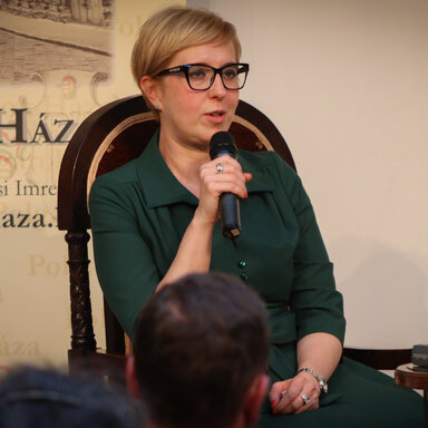 Zsuffa Tünde író. Fotó: Szolnoki Dániel.