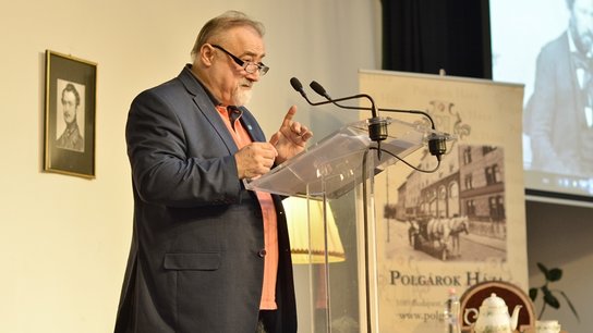 Takaró Mihály irodalomtörténész előadása Németh Lászlóról
