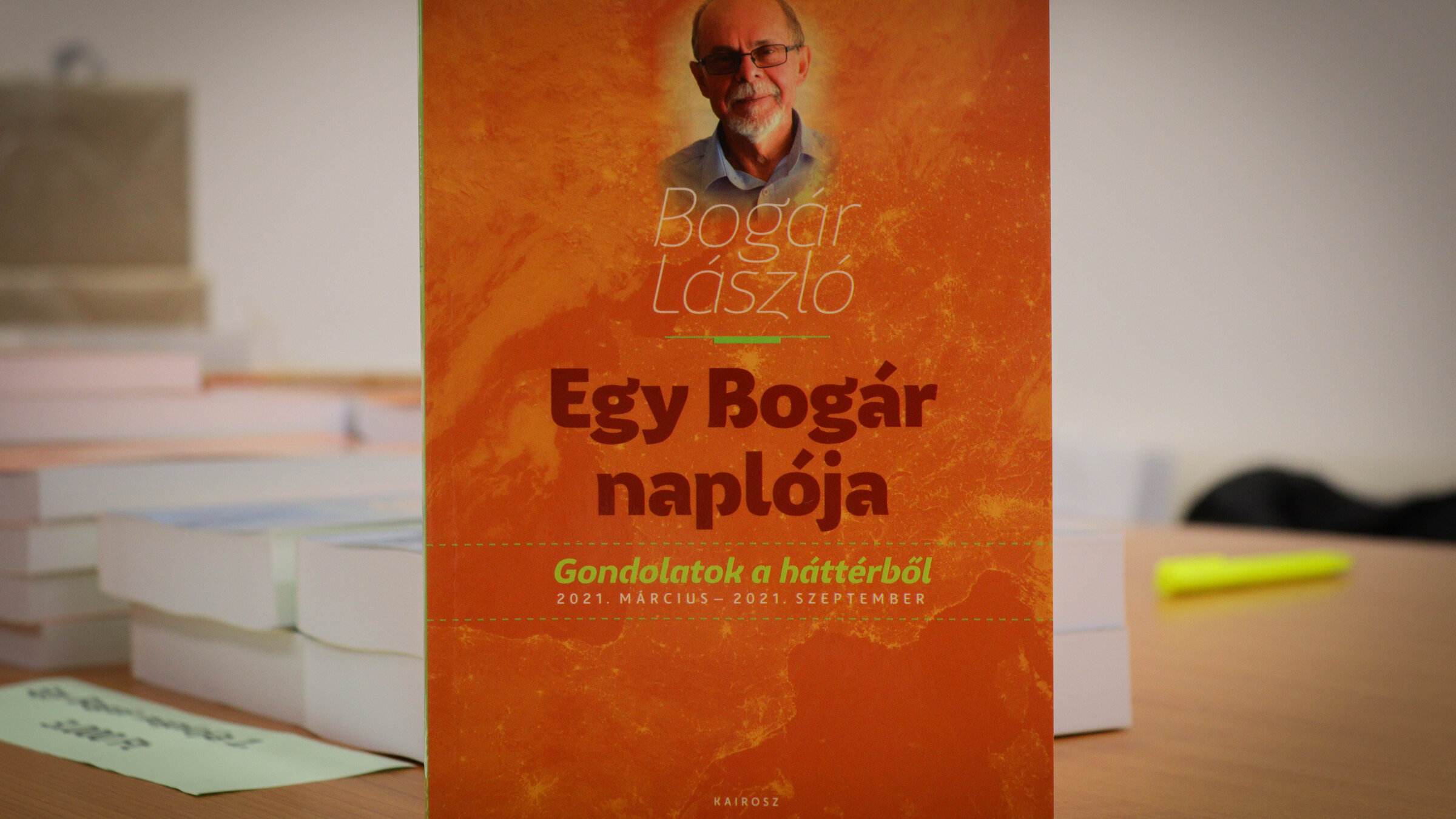 Gondolatok a háttérből: Egy Bogár naplója