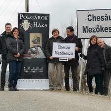 A Polgárok Háza szervezőcsapata Mezőkeszü határában