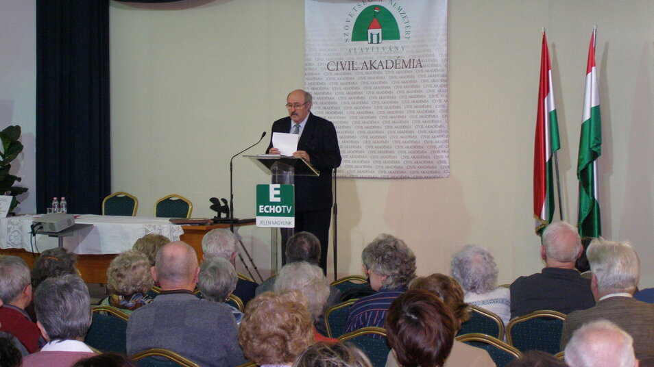 Civil Akadémia - oktatás, nyugdíjrendszerek