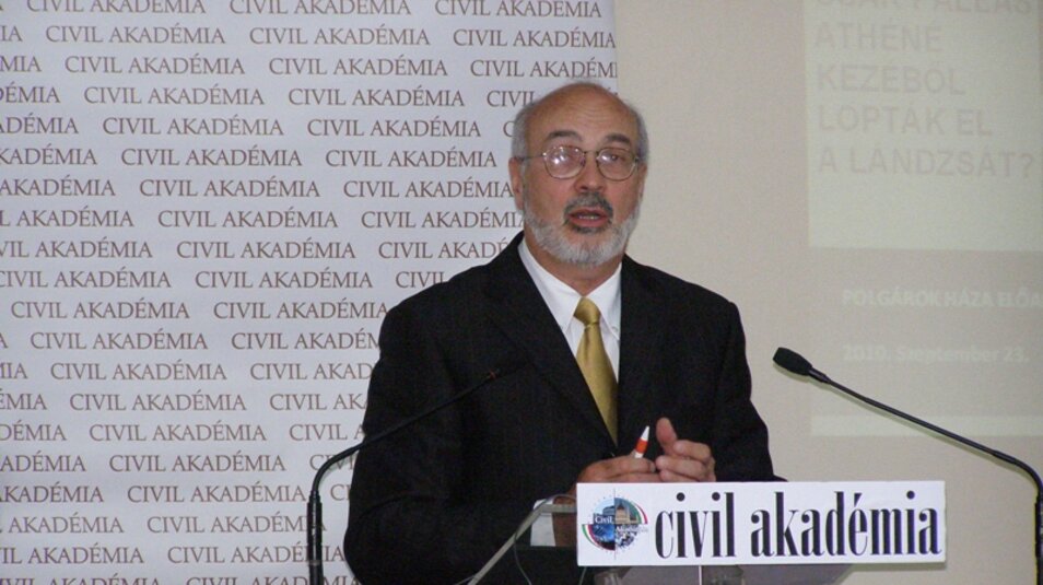 Új Civil Akadémia