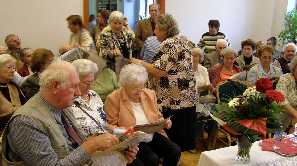 „Lornyon és sétapálca” nyugdíjas klub vendége: Torkos Matild újságíró