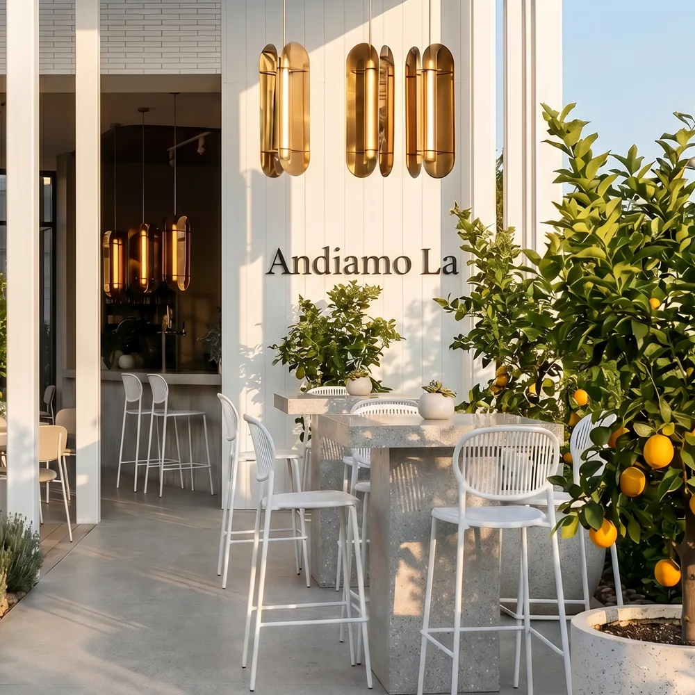 Andiamo LA, גן אירועים בגני הדר — ברים ושולחנות מפורצלן Trend Grey בפנים ובחוץ