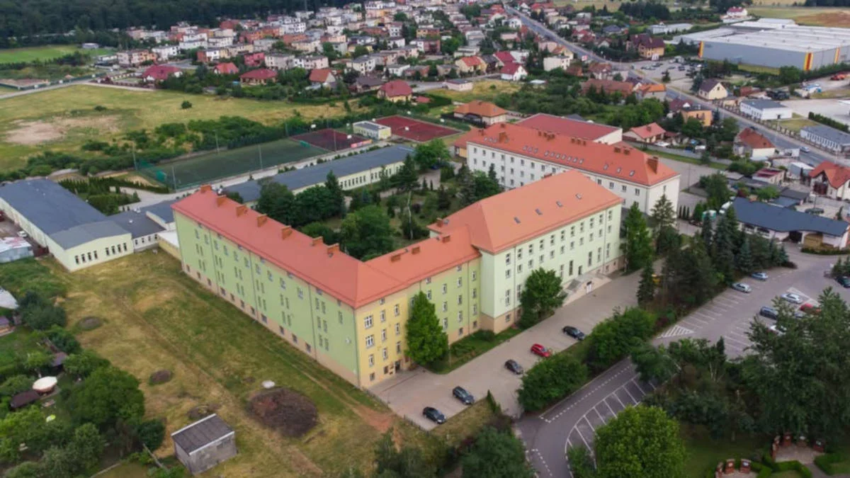 Jak wygląda rekrutacja do szkół średnich? Jedna z placówek podaje dokładną instrukcję [ZDJĘCIA]