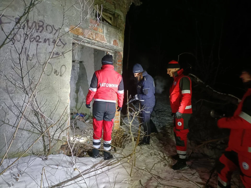 Sprawdzili pustostany, altany i ogródki działkowe. Wspólna akcja WOPR i policji [WIDEO]