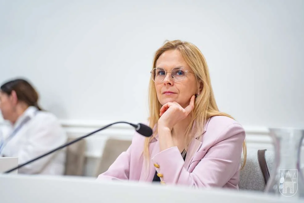 Jarocińscy radni podnieśli wynagrodzenie burmistrza. Ile będzie teraz zarabiała Urszula Wyremblewska-Korzyniewska? [ZDJĘCIA SONDA]