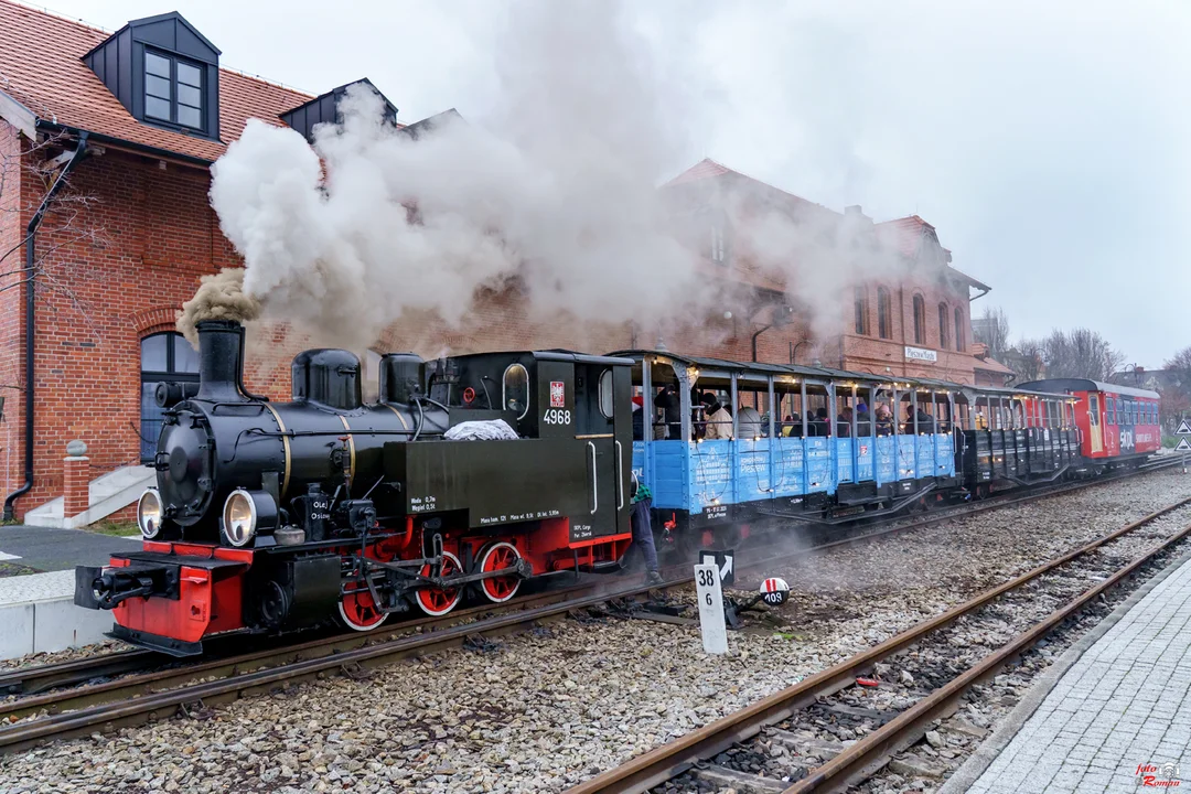 Świąteczne przejazdy pleszewską kolejką wąskotorową miały w tym roku wyjątkową oprawę!