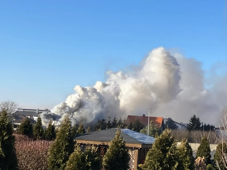Pożar budynku gospodarczego w Czerminie. Walka z ogniem trwała blisko 4 godziny